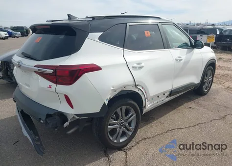 2021 Kia Seltos S z USA, uszkodzony, nr VIN KNDEU2AA0M7124456